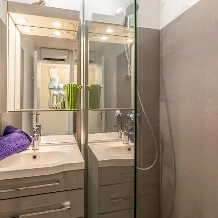 Daire Les Coralines-5 By Interhome Sainte-Maxime