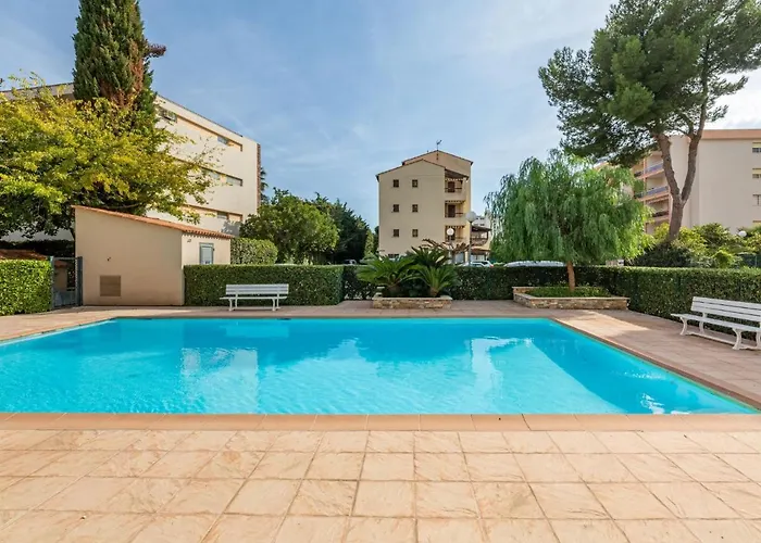 Apartment Les Coralines-5 By Interhome